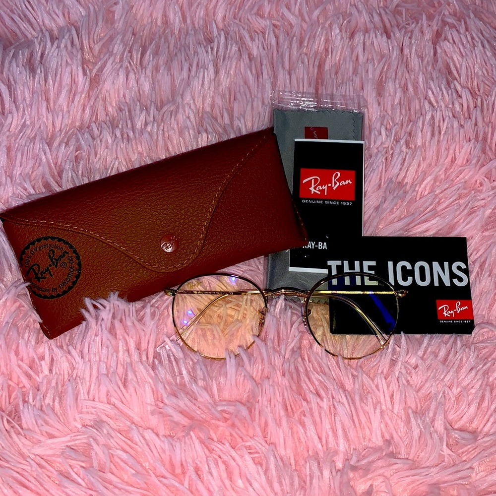 Ray Ban 100% UV Protection Sunglasses by Luxottica